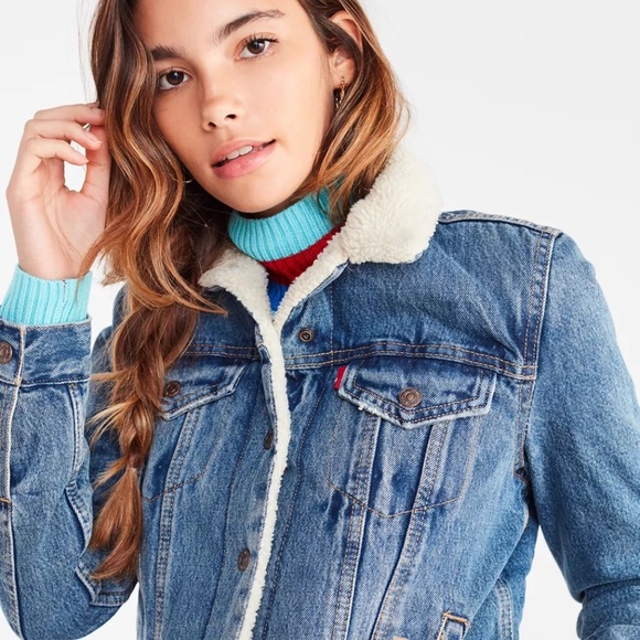 Levi's Original Sherpa Trucker Denim Jean Jacket/ Size: Medium/ Colour: Indigo - Picture 2 of 5